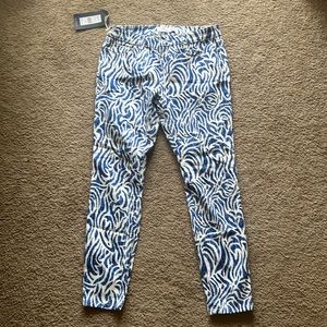 Moving sale!! Make an offer. Vineyard Vines zebra crop pant.  Size 10